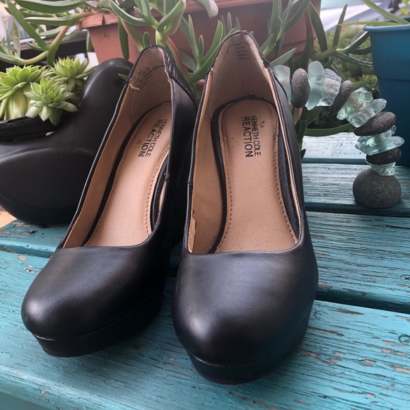 KENNETH COLE REACTION "TALL TAIL" WEDGE 5.5M NWOT - Picture 9 of 11